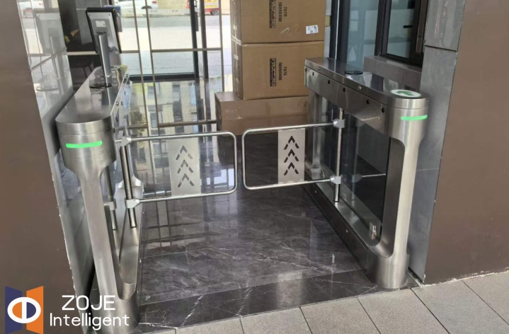 swing turnstile gate